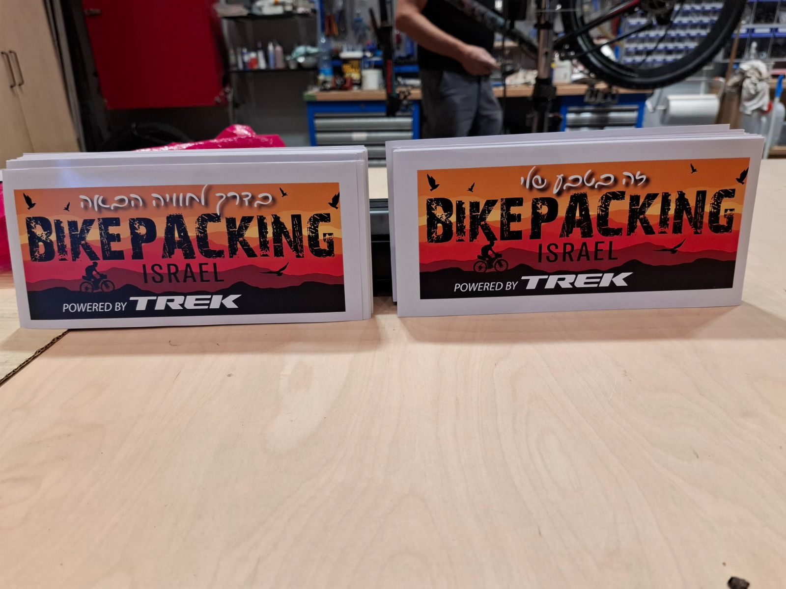 {{ t.stickersAlt }}