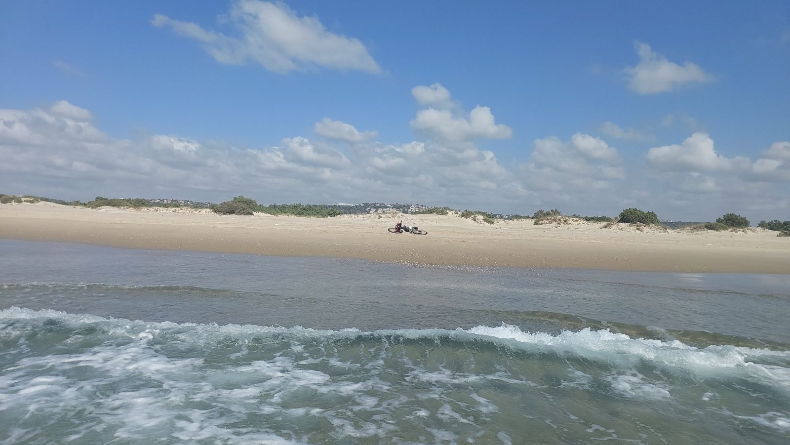 Between Sea And Lake 5